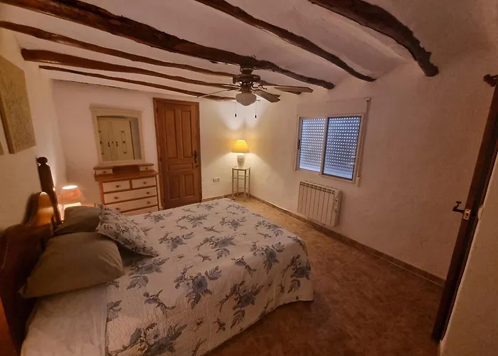 Casa Arriba Village House In Zarra